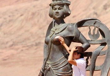 4 More Tourists Who Were the Worst People Ever